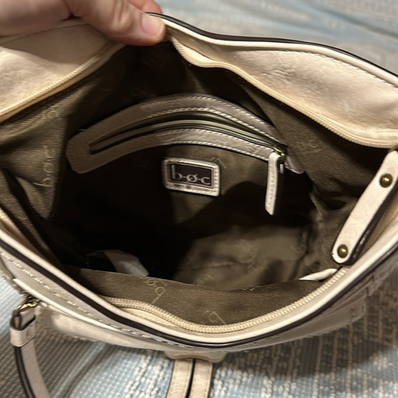 Gorgeous B.O.C. Crossbody purse - Picture 7 of 9